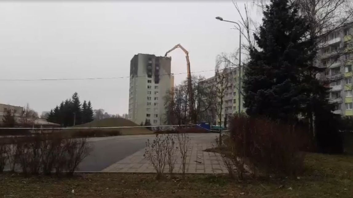 Začala demolice paneláku v Prešově